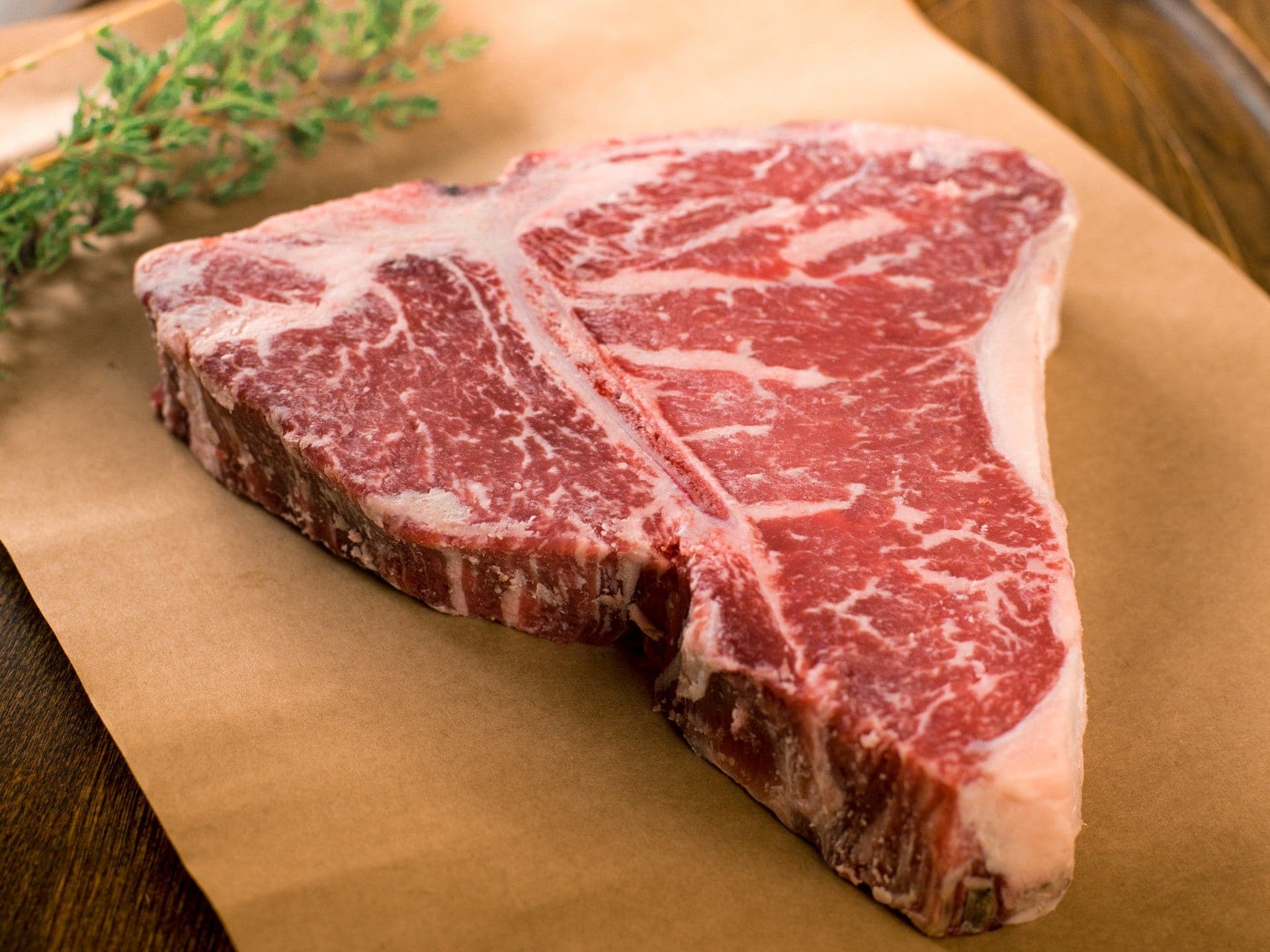 Beef - T-Bone 20oz AAA Grade 40+ Days Aged Aged Grass-Fed Ontario